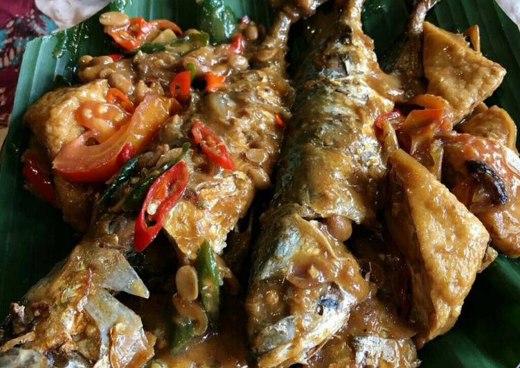 Ikan Gembung Masak Tauco Pedas