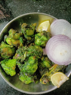 கிரீன் சிக்கன் 65(green chicken 65 recipe in tamil) செய்முறை முக்கிய புகைப்படம்