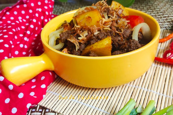 Bagaimana Membuat Semur Daging Giling Istimewa