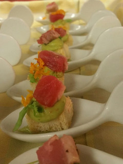 A picture of Spicy ahi avocado bites.