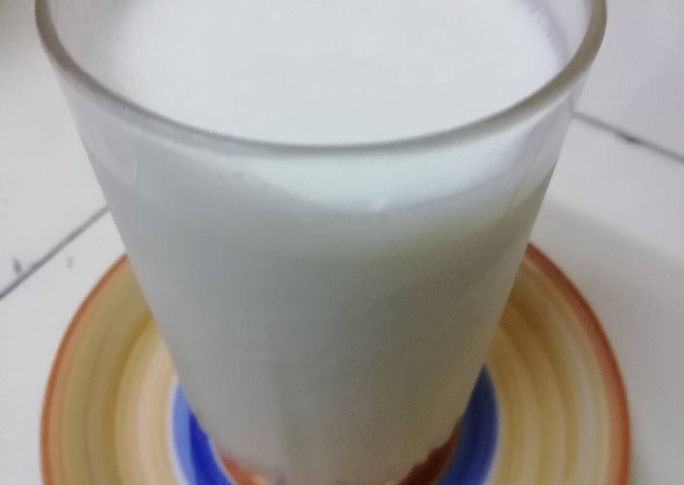 Banana, vanilla milk shake