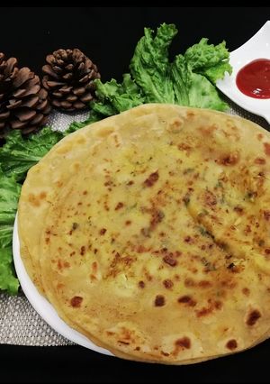 A picture of Aloo paratha.