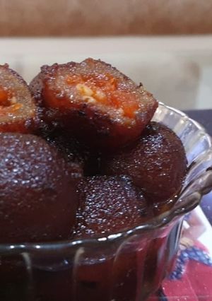 गुलाब जामुन (gulab jamun recipe in Hindi) रेसिपी मुख्य फोटो