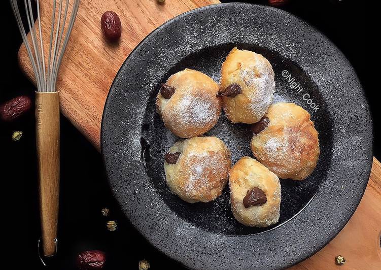 Resep Kue Donat Bomboloni Coklat Menul Menul (No Mixer) Anti Gagal