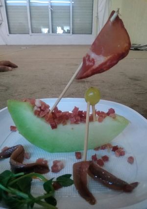 Una foto de Pescando anchoas en el río cerezo