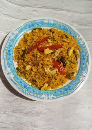 A picture of Chinese fried rice.