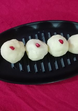 A picture of Steamed vegetables ball.