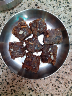 ખજૂર પાક(Khajur Pak Recipe in Gujarati) રેસીપી મુખ્ય ફોટો