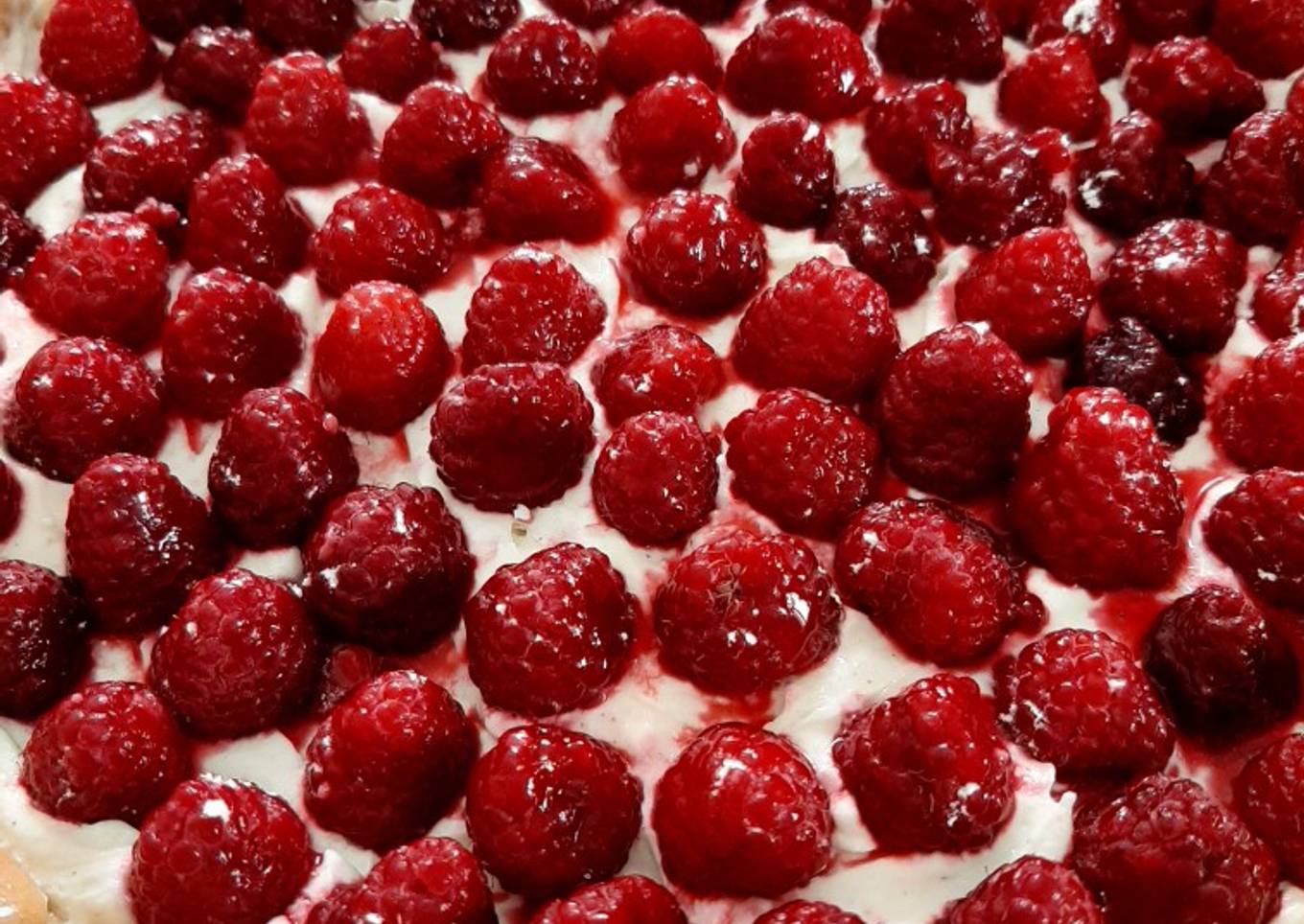 Tarte aux framboises et chantilly