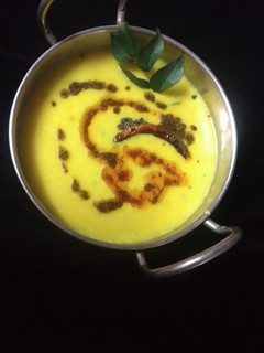 चने दाल की कढ़ी (Chane dal ki kadhi recipe in Hindi) रेसिपी मुख्य फोटो