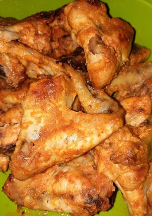 Joghurtos tejfölös sült csirkeszárny recept fotója