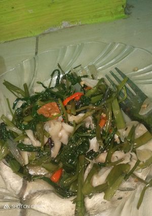 Foto resep Tumis kangkung jamur putih🤤