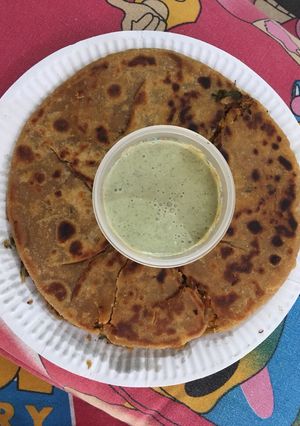 A picture of Stuffed onion paratha.