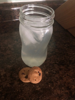 A picture of My amazing picnic lemonade.