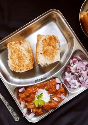 बीटरूट पाव भाजी (beetroot pavbhaji recipe in hindi) रेसिपी मुख्य फोटो
