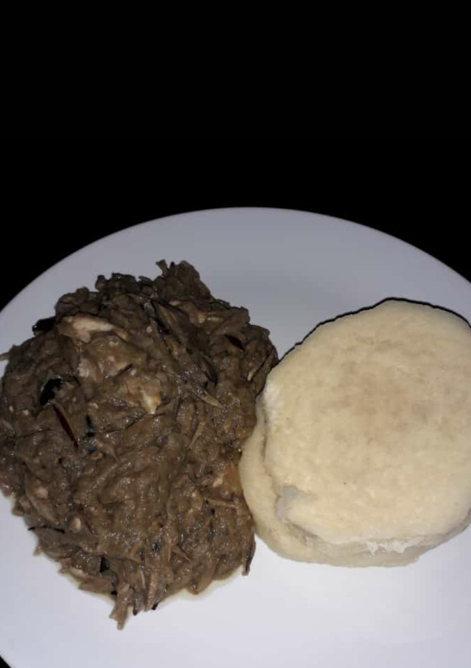 A picture of Boiled yam with ugba sauce.