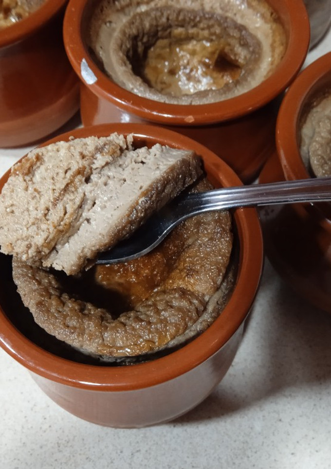 Una foto de Flan sabor chocolate en la mambo