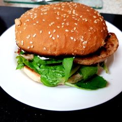 A picture of My Mexican Chicken Burger. 😘.