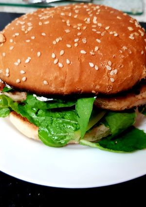 A picture of My Mexican Chicken Burger. 😘.