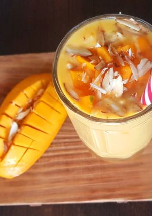 A picture of Alphonso mango shake.