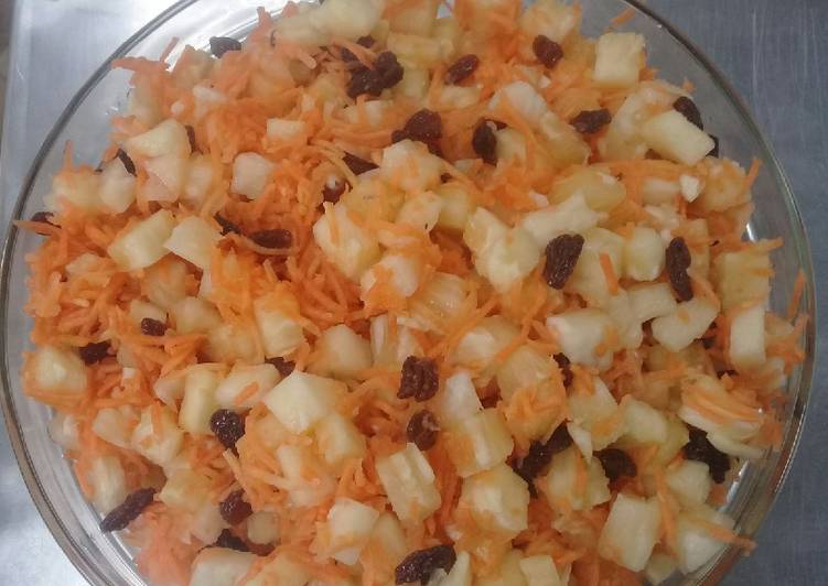 Pineapple carrot salad