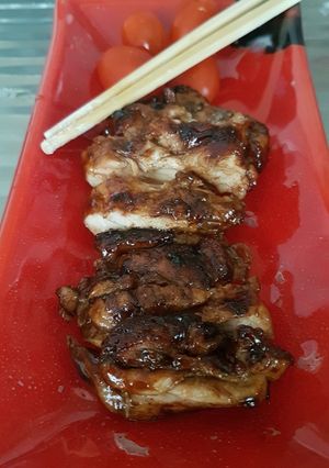 Una foto de Muslo de pollo sin hueso al estilo oriental