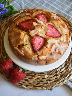 Foto principal de Bizcocho de fresas y coco