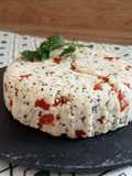 Queso fresco casero con tomate deshidratado
