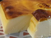 Una foto de postre de yogur griego