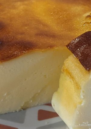 A picture of Greek Yogurt Cake in a 4.7-Liter Cosori Air Fryer.