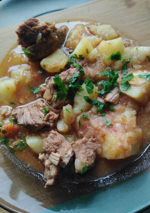 O poză a rețetei Mâncărică de cartofi cu carne de vițel.