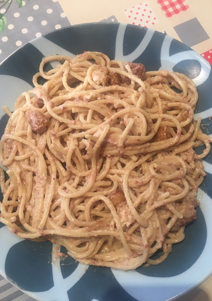 Una foto de Espaguetis con pollo con salsa de foie-gras y nata