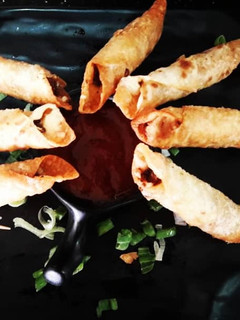 ચીઝ ચીલી પનીર સિગાર(CHEESE CHILI PANEER CIGAR) રેસીપી મુખ્ય ફોટો