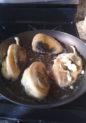 Una foto de Chiles rellenos
