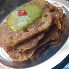 A picture of Vegetable fritters.