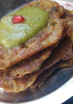 A picture of Vegetable fritters.