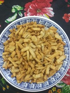 निमकी (नमक पारे) रेसिपी मुख्य फोटो