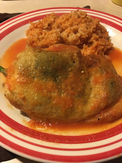 Una foto de Chiles rellenos