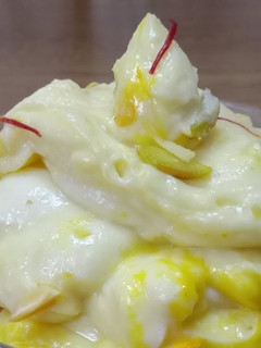 श्रीखंड केसरी (shrikhand kesari recipe in Hindi) रेसिपी मुख्य फोटो