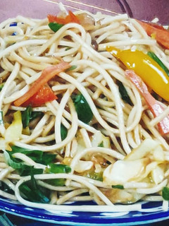 हक्का नूडल्स (Hakka Noodles recipe in hindi) रेसिपी मुख्य फोटो