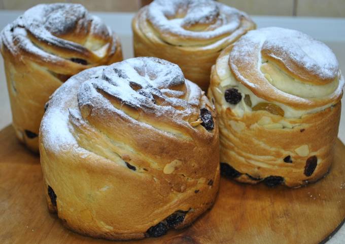 Паска "Краффін" з журавлиною, родзинками та мигдальними пелюстками!