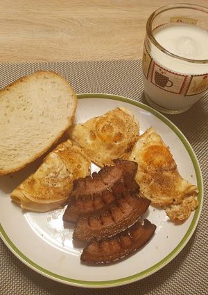 Pirított szalonna "csomagolt" tojással recept fotója
