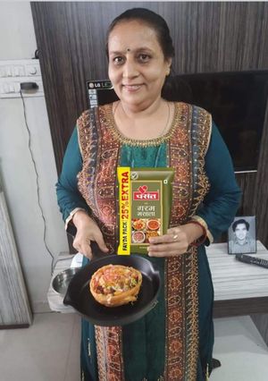 ચાટ કટોરી (Chaat Katori Recipe In Gujarati) રેસીપી મુખ્ય ફોટો