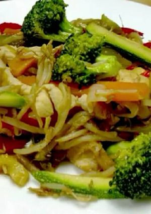 Una foto de Teppanyaki de pollo