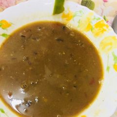 A picture of Black eyed beans/pea soup.