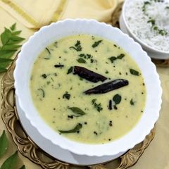 A picture of Gujarati kadhi.