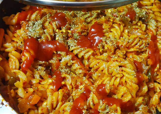 Red sauce pasta