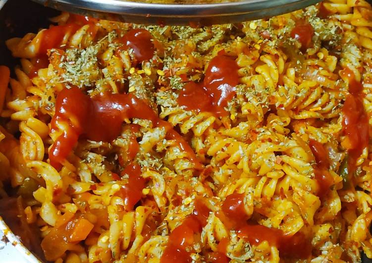 Red sauce pasta