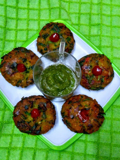 पालक टिक्की (Palak tikki recipe in hindi) रेसिपी मुख्य फोटो