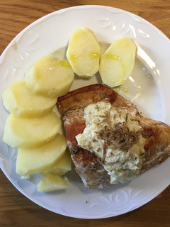 Una foto de Pescado con salsa de trufa